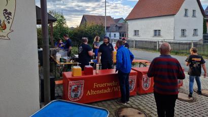 Bild: exb/Karsten Drevenstedt
Am Kirchweih-Samstag hatte die Feuerwehr Altenstadt zur "Langen Nacht" eingeladen.