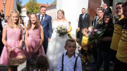Bild: kro
Eva und Florian Gleißner beim Verlassen der Stadtpfarrkirche.