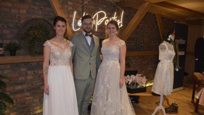 Bild: jr
Die Models Julia Fischer, Maximilian Siller und Stefanie Ernstberger (von links) wechselten während der Messe immer wieder mal ihr Outfit und führten vor, wie man sich für die Hochzeit kleiden kann.