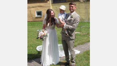 Bild: sei
Söhnchen Leopold war bei der Trauung seiner Eltern mit dabei.