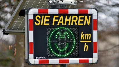 Symbolbild: Stephan Huber/dpa
In Tirschenreuth sank in den vergangenen zehn Jahren die Quote an verfolgbaren Geschwindigkeitsüberschreitungen.