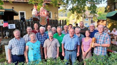 Bild: Helmut Sperber
Gründungsmitglieder und Jubilare des Stopselclubs Röckenricht..