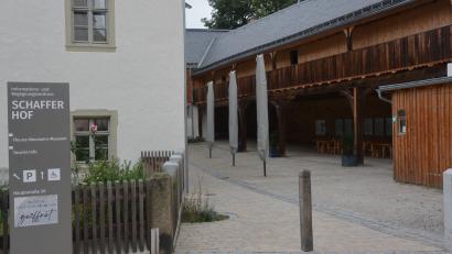 Bild: jr
Im Innenhof und im Gewölbesaal des Schafferhofs steigt am 22. Oktober der 1. Konnersreuther Herbstmarkt.