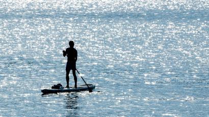 Symbolbild: Matthias Balk/dpa/Bildarchiv
In Sulzbach-Rosenberg hatte es ein Einbrecher auf ein Stand-up-Paddling-Board samt Zubehör abgesehen.