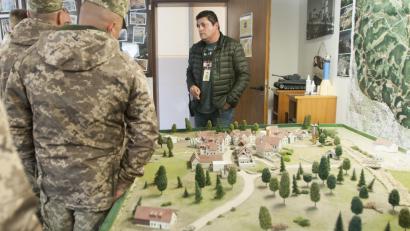 Archivbild: 1st Lt. Kayla Christopher/US-Armee
Ein Briefing auf dem Truppenübungsplatz Hohenfels: Die US-Armee will die Infrastruktur in den kommenden Jahren kräftig ausbauen.