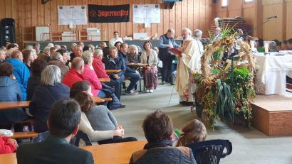 Bild: mr
Viele Gläubige waren zum Schöpfungstag der Pfarreiengemeinschaft Schwarzenfeld/Stulln nach Wölsendorf gekommen.