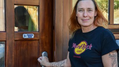 Bild: Stephan Huber
Tina Fiedler eröffnet in Amberg in der Mühlgasse die Rockkneipe "Tinas Checkpoint".