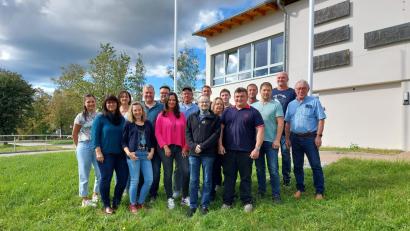 Bild: exb
Der Abschlussjahrgang 1993 der Grund- und Hauptschule Teunz traf sich nach 30 Jahren.