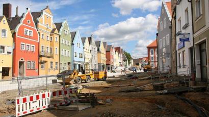 Archivbild: Popp
Dieses Bild stammt aus dem Jahr 2011, als der Stadtplatz in Neustadt neu angelegt wurde. Die damit verbundenen Unannehmlichkeiten müssen die Bürger in den kommenden Jahren wohl erneut schlucken.