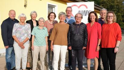Bild: Hirsch/exb
Der neue Kreisvorstand der Arbeiterwohlfahrt Schwandorf setzt sich zusammen aus: Michael Welnhofer, Emmi Graf, Waltraud Huber, Karin Flierl, Angelika Weiler, Ulrike Roidl, Manfred Zenger, Elisabeth Beer-Klatt, Karin Frankerl, Norbert Süß und Daniela Friedrich (von links).
