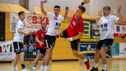 Bild: Guenter Uschold
Beim Auswärtssieg zuletzt in Oberviechtach hatte die Abwehr des HC Sulzbach (weiße Trikots) die gegnerischen Angreifer meist im Griff. Auch in Forchheim will man mit einer kompakten Defensive auftreten.