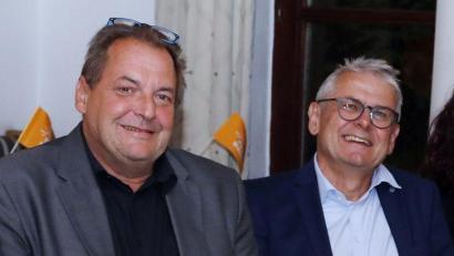 Bild: Gerhard Götz
Über sein persönliches Ergebnis bei der Landtagswahl kann sich Martin Scharf (Dritter von rechts) freuen, das ebenfalls gute Abschneiden der AfD sorgt bei ihm aber für "gemischte" Gefühle.