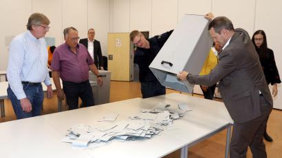 Bild: Gerhard Götz
Die Landtagswahl ist ausgezählt, die Auswertung der Bezirkswahl läuft im Stimmkreis Schwandorf noch.