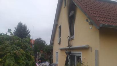 Bild: tk
Vor allem das Obergeschoss des Hauses in Raigering hat das Feuer in Mitleidenschaft gezogen.