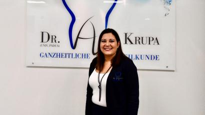 Bild: mia
Frau Dr. Krupa verbindet in ihrer Praxis Behandlungen auf höchstem fachlichem Niveau mit entspannter Atmosphäre.
