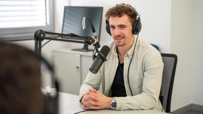 Bild: Marina Gube
Fabian Ribnitzky ist neu bei den Blue Devils Weiden und hat sich nun in der neuen Folge des Podcasts "Powerplay" vorgestellt.