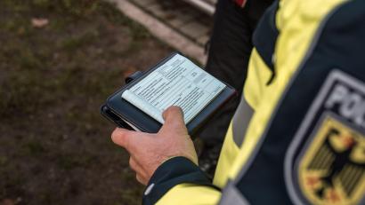 Symbolbild: Bundespolizei
Wer zu einer Geldstrafe verurteilt wird und seine Justizschulden nicht zahlt, muss eine Ersatzfreiheitsstrafe antreten.