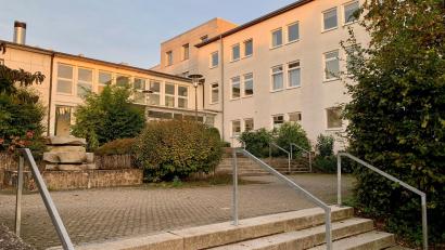Bild: Gabi Schönberger
Das frühere Krankenhaus Neustadt/WN hat neue Besitzer.