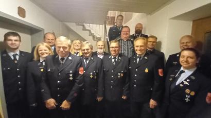 Bild: gra
Die Feuerwehr Bernstein kann sich auf langjährige Aktive und treue Mitglieder verlassen.