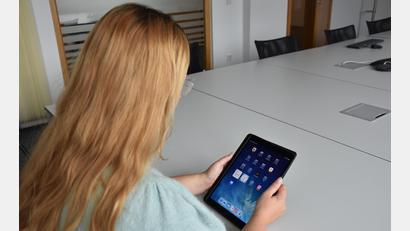 Bild: Jessica Fechner
Die Stadt Weiden baut die Digitalisierung an den Weidener Schulen aus. Vier Millionen Euro fließen laut Stadtverwaltung in die laufenden Maßnahmen.