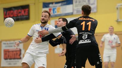 Bild: ham
Die Spieler der HSG Weiden (weißes Trikot) sind am Sonntag in Erlangen zu Gast.