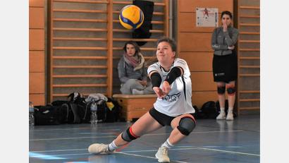 Bild: G. Büttner
Sophie Breinbauer bei der Annahme: Die Volleyballerinnen des TB Weiden absolvieren am Samstag, 14. Oktober, ihre ersten Heimspiele der laufenden Landesligasaison.