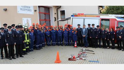 Bild: Jonas Kleber/exb
Bestanden: 23 Feuerwehranwärter aus Wildeppenried, Oberviechtach, Winklarn und Muschenried meistern die Prüfung für die Bayerische Jugendleistungsspange.