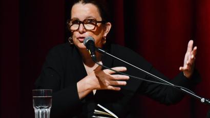 Bild: Petra Hartl
Ihre Bücher wurden millionenfach verkauft – darunter auch der Krimi "Tannöd", ein echter Sensationserfolg: Andrea Maria Schenkel war im Capitol zu Gast.