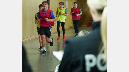 Bild: Polizeipräsidium Oberpfalz/exb
Der Sporttest gehört zum Aktionstag und gibt Aufschluss über die Fitness der Teilnehmer.