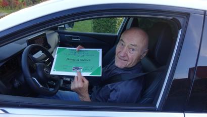 Bild: mmj
Hermann Wallisch hat die Teilnahme an der Aktion "Fit im Auto" nicht bereut. Der 82-Jährige hat das Programm gemeistert und sieht sich darin bestätigt, noch ein sicherer Autofahrer zu sein.