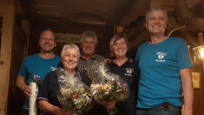 Bild: Hans-Jürgen Pirner/exb
Bauerntheater-Leiter Hans-Jürgen Pirner (rechts) zeichnete Christian Pirner, Marianne Koch, Walter Brunner und Heike Neuberger (von links) aus.