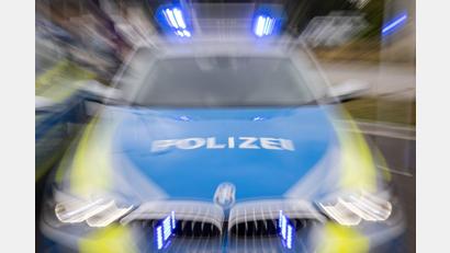 Symbolbild: Daniel Karmann/dpa/Symbolbild
Unbekannte haben in Marktredwitz Kennzeichen gestohlen.