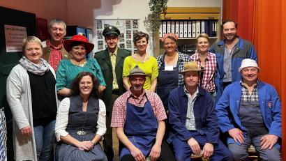 Archivbild: Heimat- und Trachtenverein Stamm/exb
Diese Akteure standen 2022 in den Aufführungen des Heimat- und Trachtenvereins Stamm auf der Bühne.