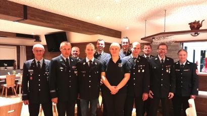 Bild: Steiner/exb
Feuerwehr-Aktive aus Pirk, Bechtsrieth und Oberwildenau stellen ihre Fitness unter Beweis.