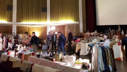 Bild: exb
Ein voller Erfolg war der Flohmarkt von Socialis for The Gambia. Bald schon steht das nächste gemeinnützige Event im Ring-Theater an: ein Kinoabend.