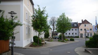 Bild: ak
Die Sanierung der Ortsmitte von Kastl wird auch im Rahmen des Städtebausanierungsprogramms mit Haushaltsmitteln bedacht.
