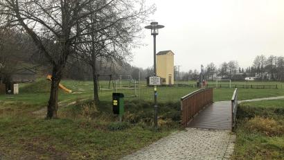 Bild: wro
Die Grünfläche am Zusammenfluss des Netzbaches mit der Waldnaab wird von der Bevölkerung in Falkenberg Droht genannt. Dort soll ein zentraler Treffpunkt der Generationen verwirklicht werden.