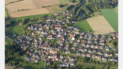 Bild: mür
Die Städtebauförderung gibt es in der Marktgemeinde Plößberg bisher nur im Hauptort. Die Kommune will das Fördergebiet nun ausweiten auf die Orte Wildenau (Bild) und Schönkirch.