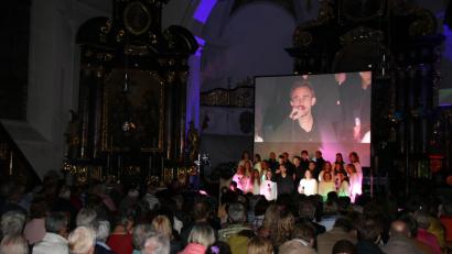 Bild: sne
Der Evangelische Freundeskreis Hof führte das Musical "Die Hütte" in der Pfarrkirche auf.