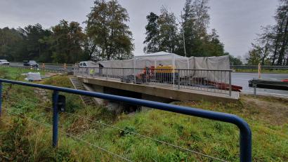 Bild: kaz
Seit Wochenanfang laufen an der Brücke zwischen Kemnath und Schönreuth Bauarbeiten.
