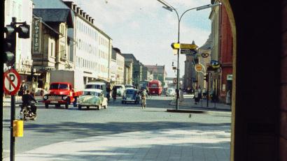 Bild: Privatarchiv Hladik/Schober
Die Bahnhofstraße war früher eine gut frequentierte Einkaufsstraße mit vielen Ladengeschäften.