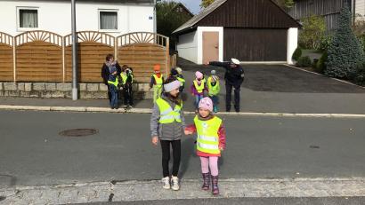 Bild: Kinderhaus Steinwaldzwerge/exb
Kinder bei der Verkehrserziehung.