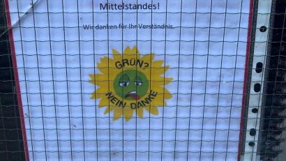 Bild: Schmidt
Grüne müssen draußen bleiben? Die Stimmung gegen die Partei ist aktuell mehr als unschön.