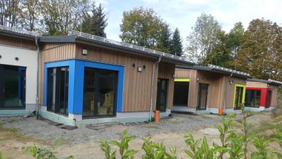 Bild: rn
Die reinen Baukosten für den „Neubau Krippe“ schlagen sich im Haushalt 2023 mit 1,1 Millionen Euro nieder. Der Gesamtbedarf wird mit 4 Millionen Euro angegeben.