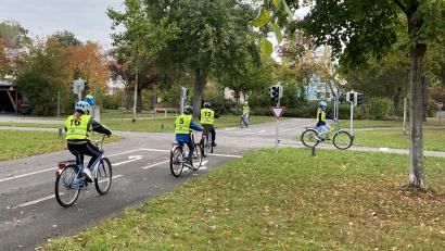 Bild: PP-OPF/exb
In der Jugendverkehrsschule der PI Schwandorf lernen, die Kinder, sich sicher im Straßenverkehr zu bewegen.