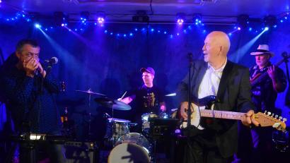 Bild: Kunz
Die "Fullhouse Blues Gang" aus Regensburg präsentiert sich mit neuem Drummer im Parapluie in Weiden.