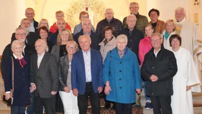 Bild: uz
Zwischen 15 und 60 Jahren sind die Ehepaare verheiratet, die nun in St. Johannes ihre Ehejubiläen feierten.