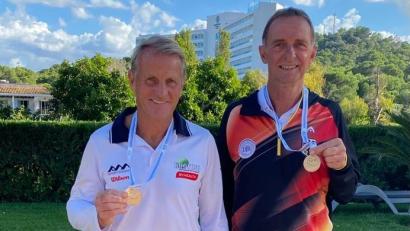 Bild: Henn
Norbert Henn (rechts) stieß bei der Tennis-WM der Senioren bis ins Finale vor und unterlag hier dem Australier Glenn Busby (links).