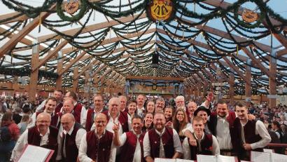 Bild: Blaskapelle Kirchenthumbach
Eine Nummer "kleiner" gings auf der Oidn Wiesn zu. Da lauschten 5000 Gäste der Blaskapelle Kirchenthumbach.