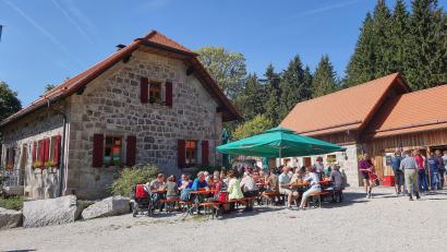 Archivbild: Steinwald-Allianz/exb
Mitten im Steinwald liegt das Waldhaus: Für viele ein schönes Ausflugsziel.